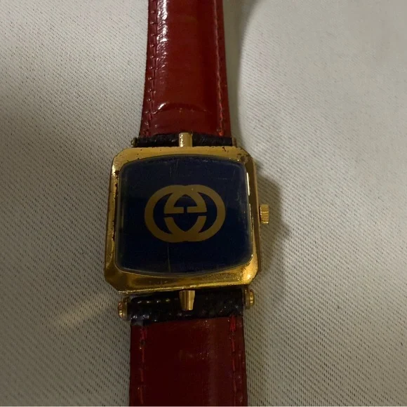 Gucci 3000M Vintage Stripe Dial Watch (Red/Navy) w/ COA & Two Straps - Picture 7 of 7